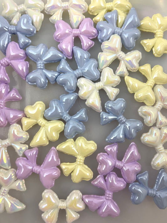 Creamy bow Beads